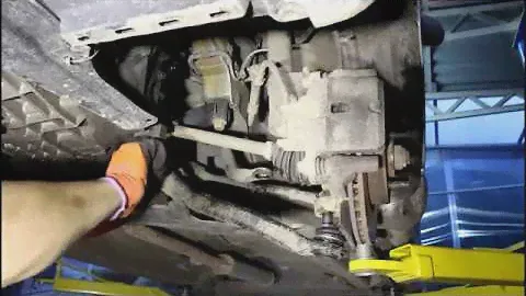 Замена шаровой опоры и сайлентблока на Mitsubishi Colt 1,5 Мицубиси Кольт 2003 года